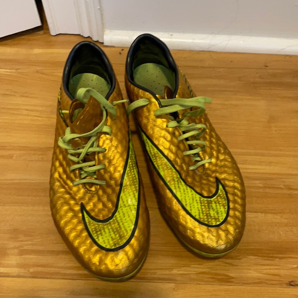 Neymar gold World Cup hypervenoms